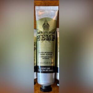 THE BODY SHOP HARD WORKING HAND SCRUB HEMP 75 ml